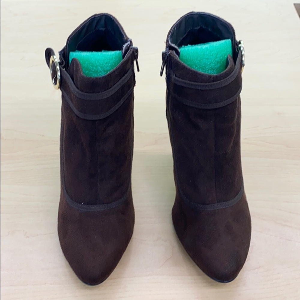 Shoedazzle  Ankle Boot Size 9